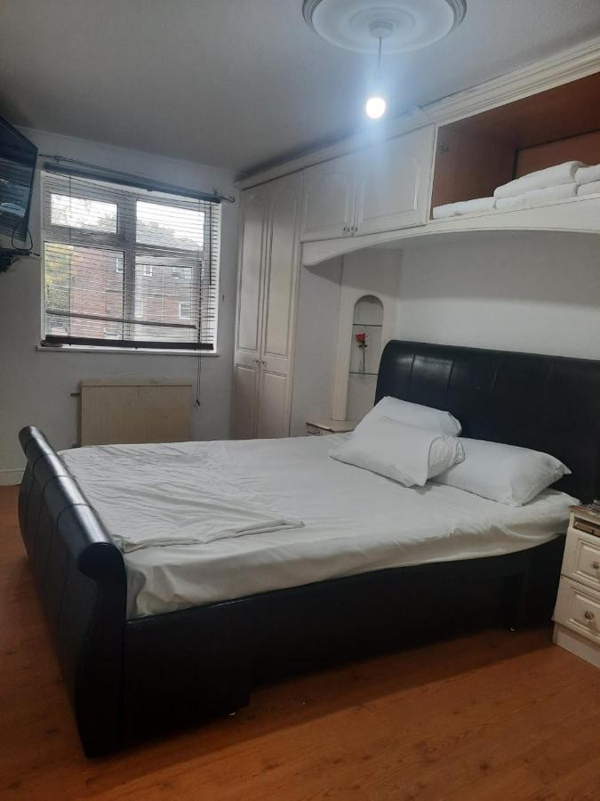 Home Away In A Close Thamesmead  Ngoại thất bức ảnh