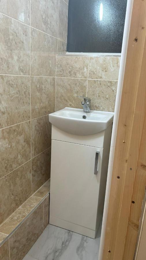 Home Away In A Close Thamesmead  Ngoại thất bức ảnh